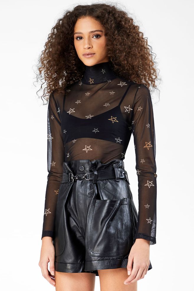 blusa de tule