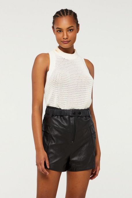 Short De Couro Com Cinto Elastico Preto - 36