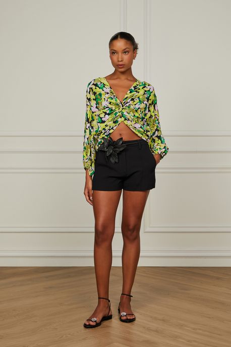 Short Evasê Preto Com Nervura Preto - 44