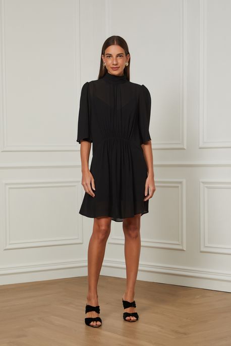 Vestido De Manga Curta Com Gola Alta e Franzido Central Preto Preto - 42