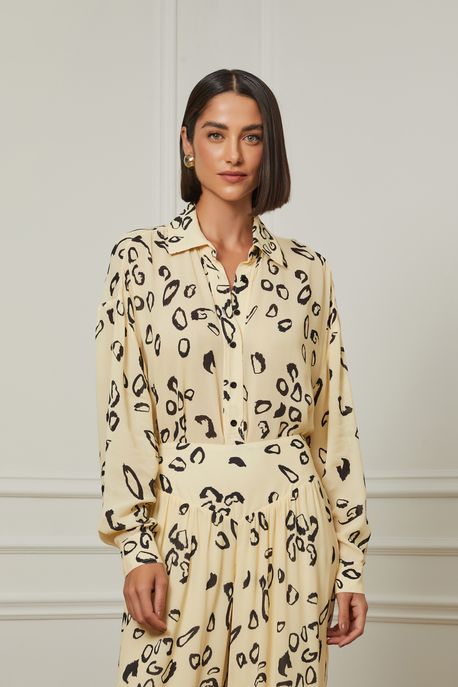 Blusa De Georgette Estampada Com Abotoamento Est Onca Pintura Manha e Preto - 42