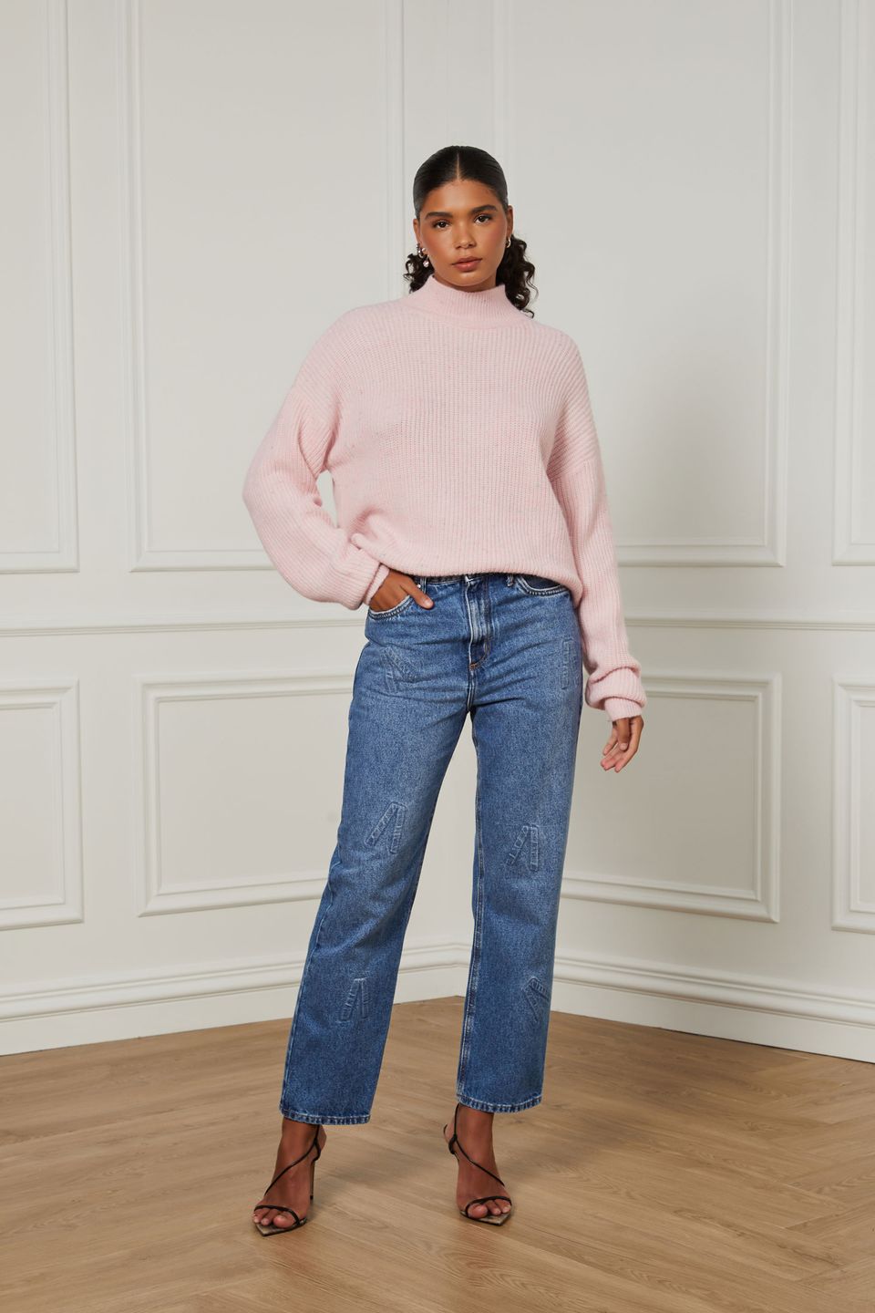 Calça Jeans Reta Rock com Logos