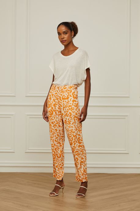 Calça Reta Com Bolsos Estampada Onça Lido Laranja Est. Onca Lido Laranja e Biscoito - 38