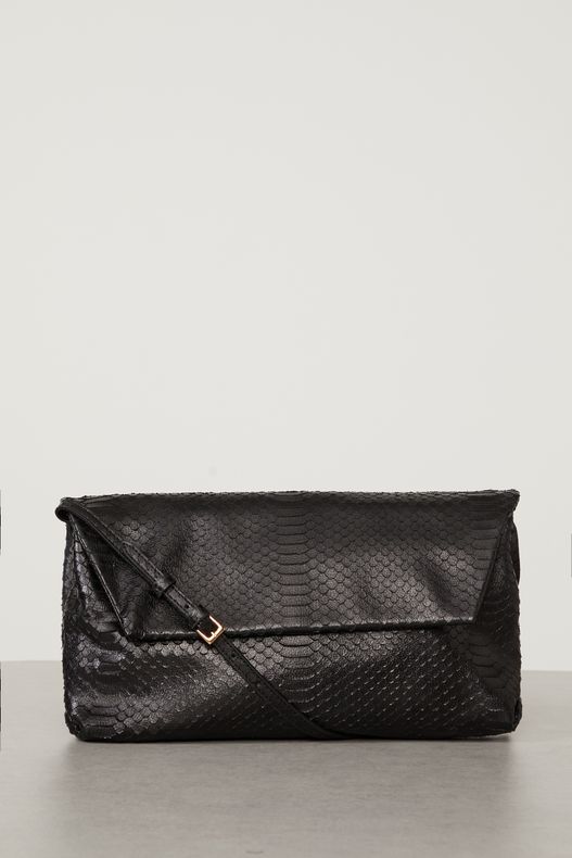 10101060_0005_2-CLUTCH-DE-COURO-BAGUETE-SERPENTE-NAVALHA