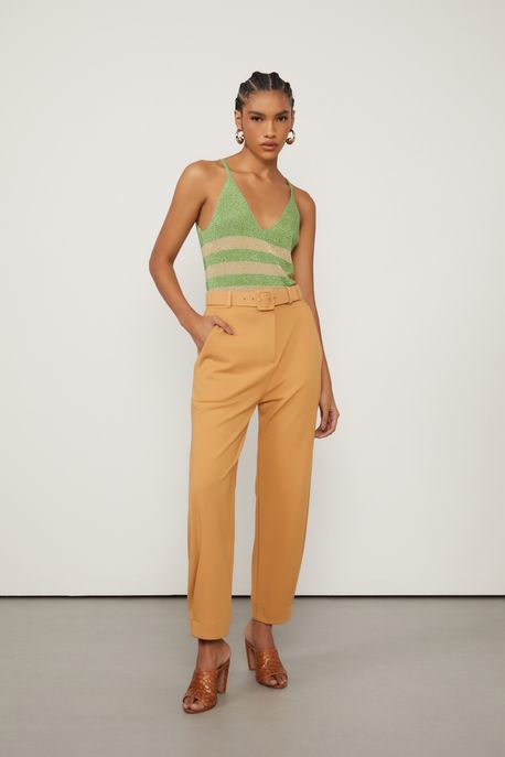 Calça Cenoura De Malha Bam Marrom Com Pregas Na Bainha Marrom Nozes - G