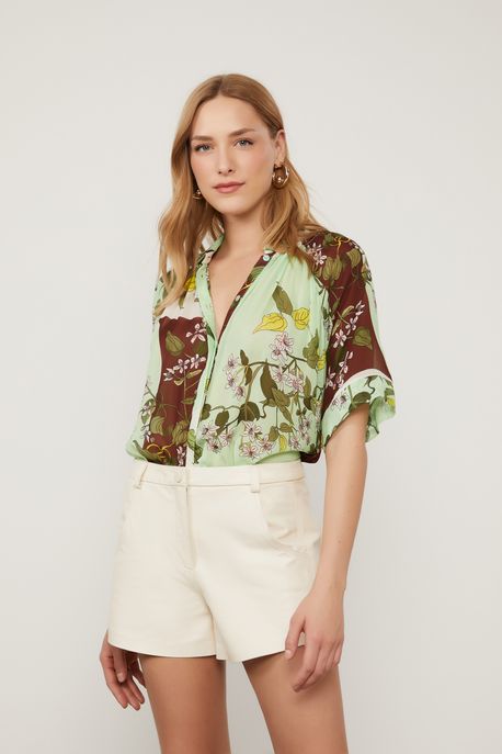 Camisa De Georgette Leve Polo Manga Curta Estampada Est Floral Garden Rum e Vivo m - 40