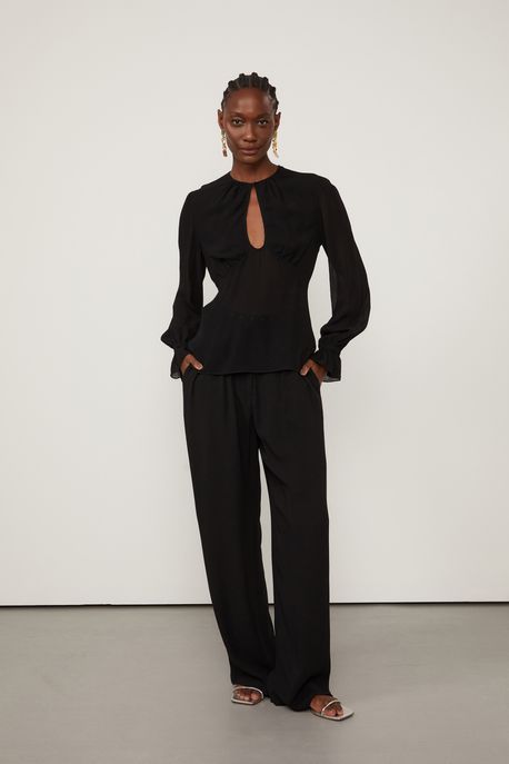 Blusa De Crepe Com Decote Gota e Manga Preto - 38
