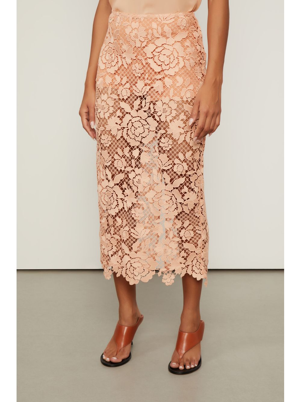 Animale — Saia De Renda Midi Rosê Com Hot Pants