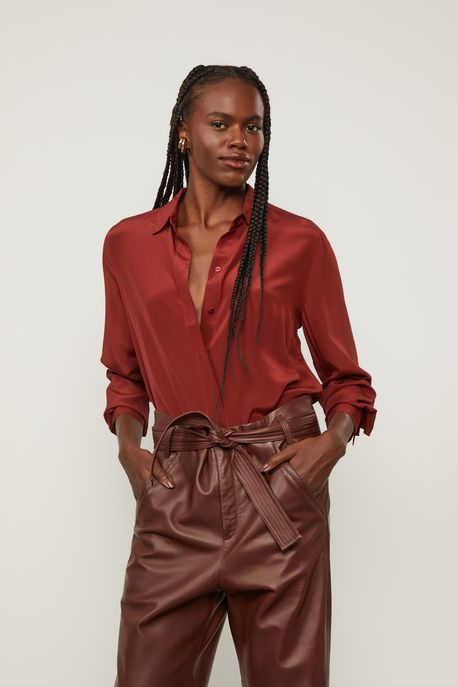 Camisa Seda Básica Marrom Raiz - 44