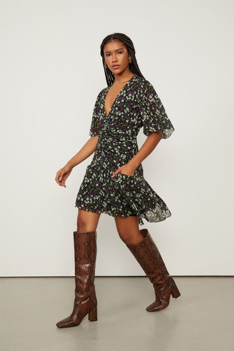 Vestido De Georgette Leve Curto Franzido Estampado Est Floral Jardim Preto e Menta - 44