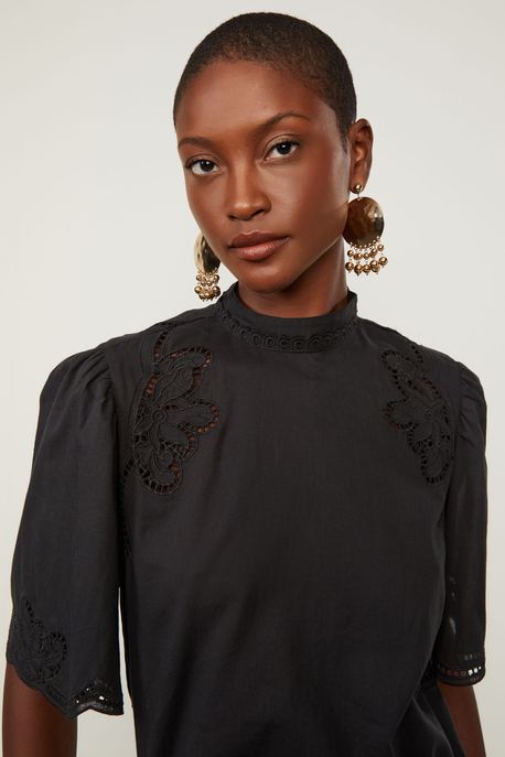 Blusa De Algodão Com Bordado e Gola Preto - 36