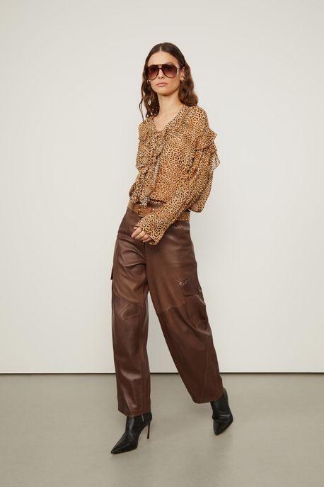 Bata De Georgette Leve Decote Amarração Estampada Babados Est Onca Suspiro Color - 42