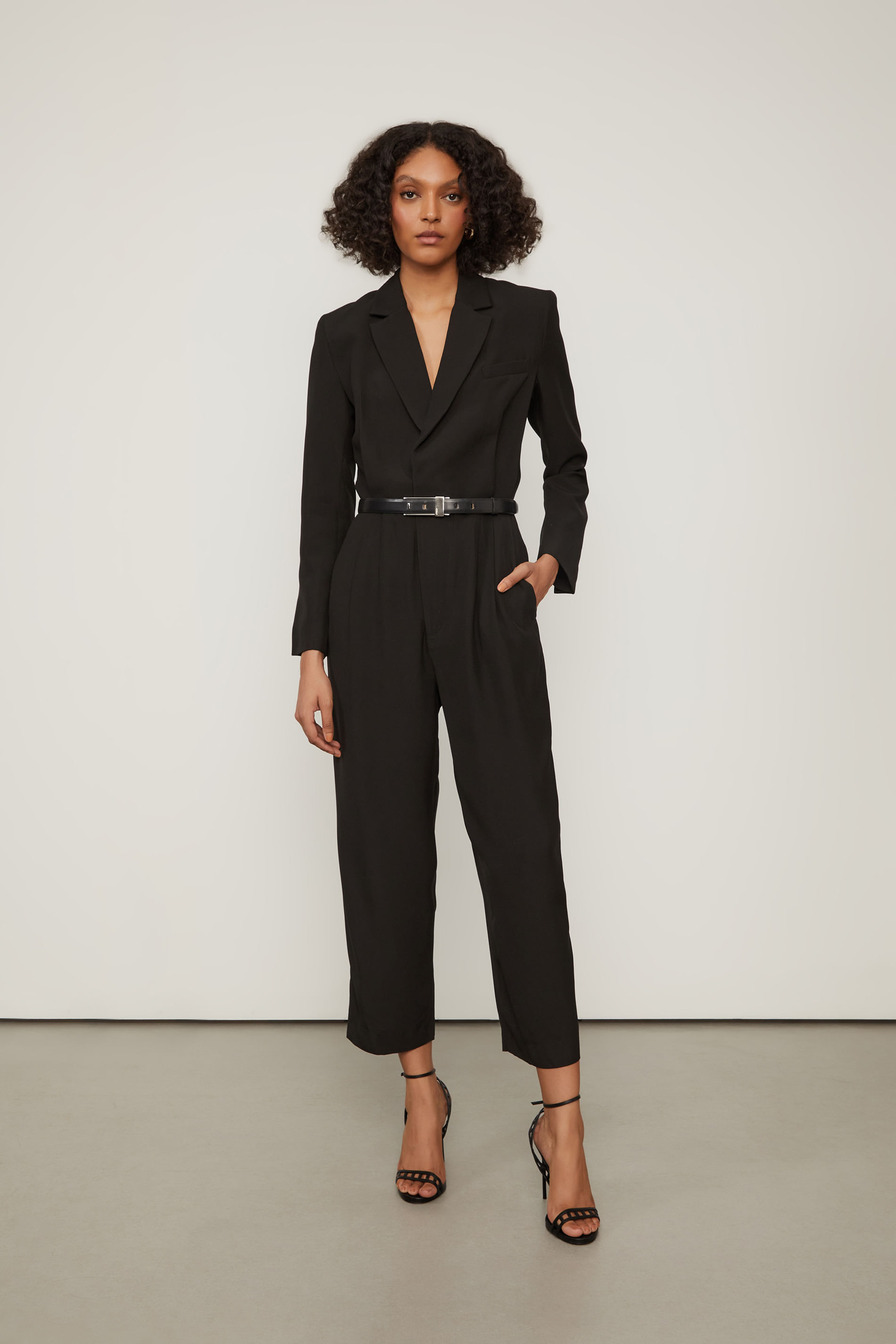 Macacao Alfa De Crepe Preto