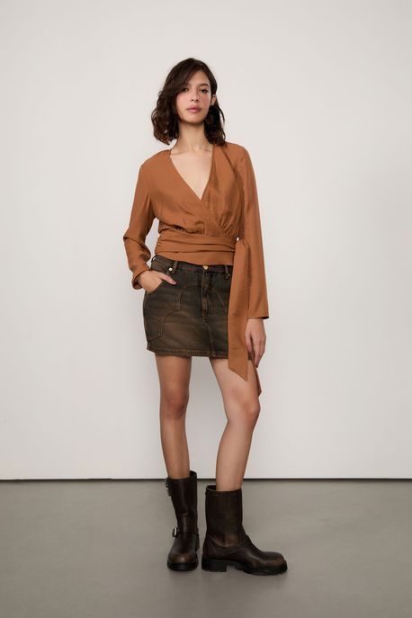 Blusa De Crepe Com Transpasse e Amarrações Marrom Biscoito - P