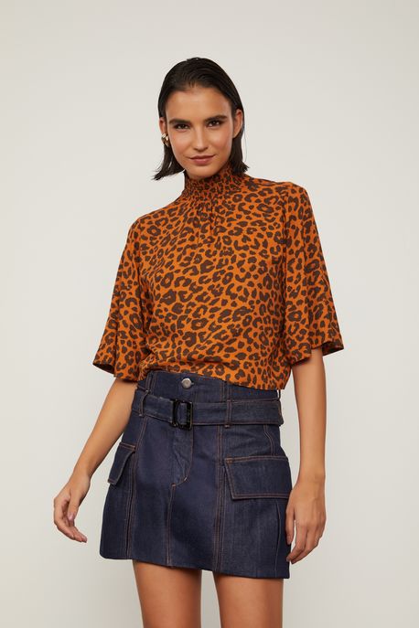 Blusa Manga Curta Gola Alta De Lastex De Viscose Estampada Est Onca Urbe Color - 44