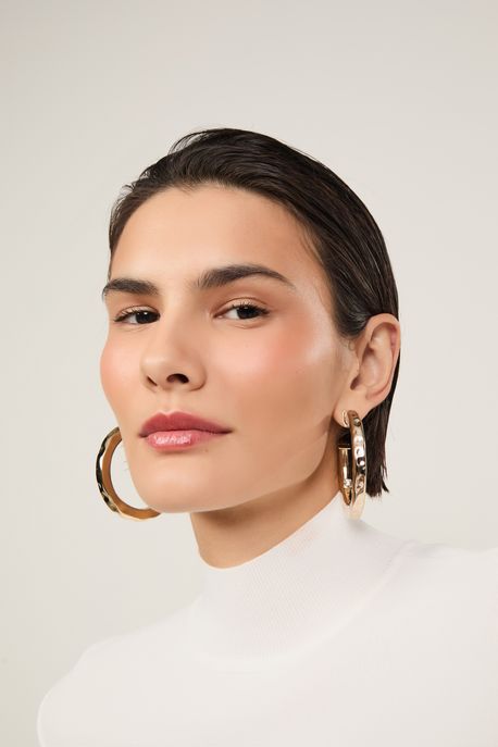 Argola Amassada Com Pedra Única Ouro - U