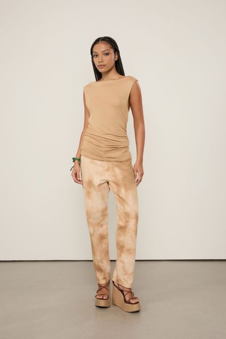 Regata Malha Decote Canoa Marrom Palha - M