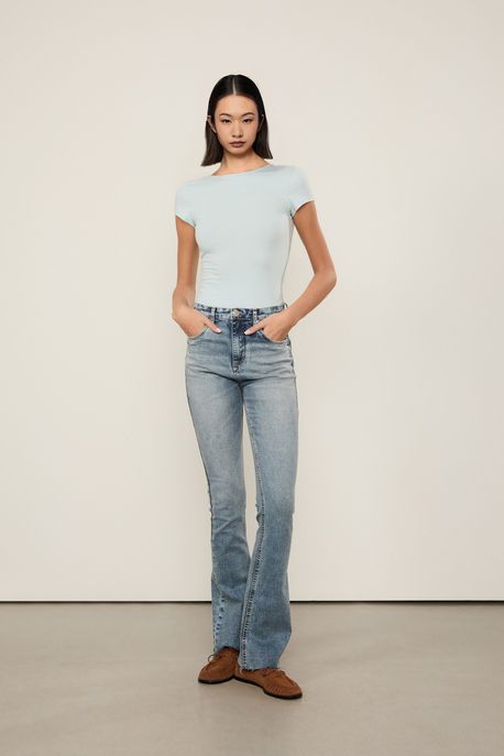 Calça Jeans Pantalona Recortes Frontais Jeans Medio - 46
