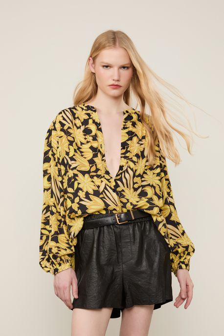 Camisa Manga Longa Punho Com Elástico Estampada Est Flor De Maracuja Preto e Blaze - 36