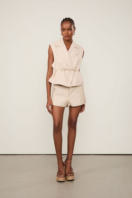 Colete De Couro Pespontos Amarracao Bege Baia - 40