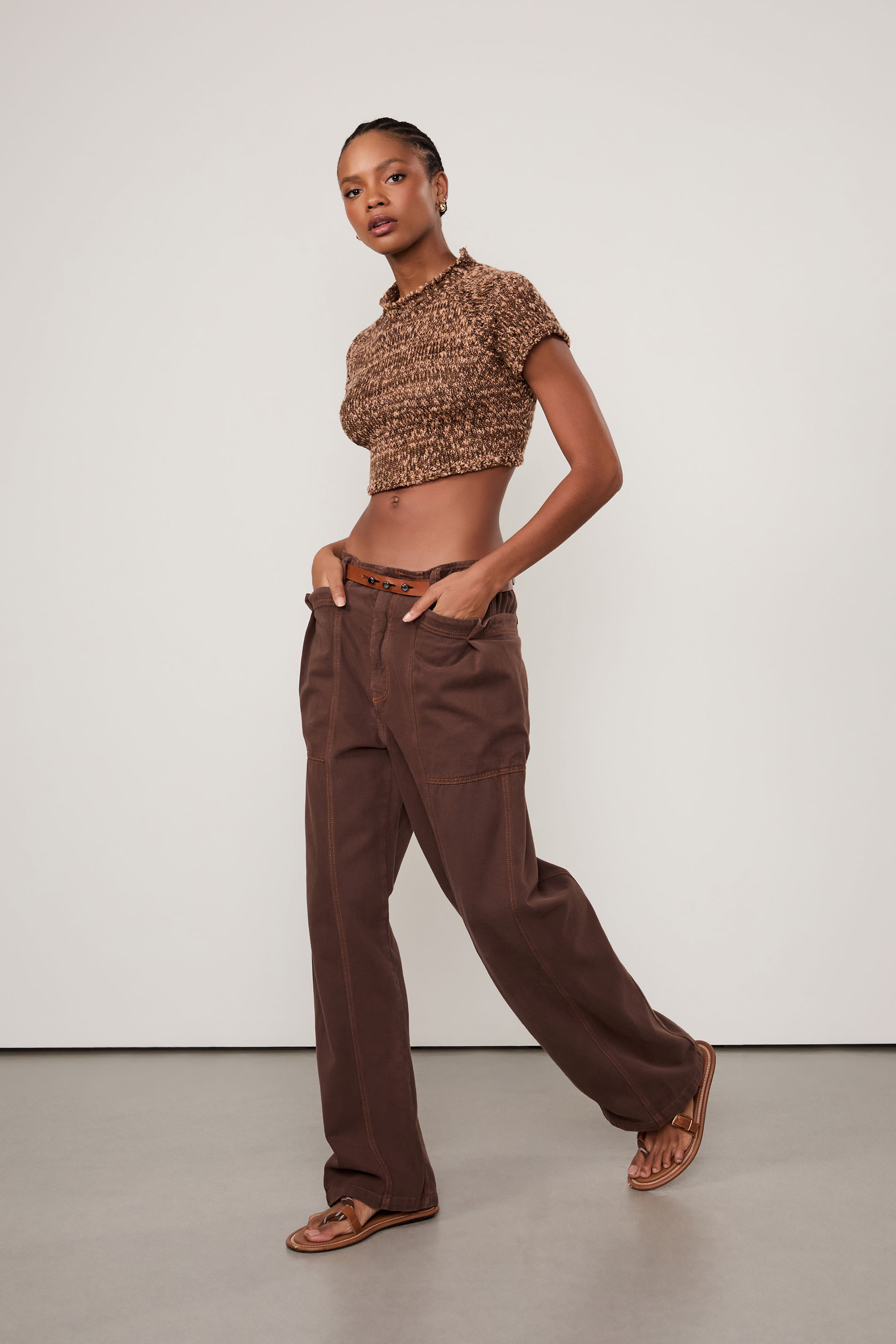 Blusa Cropped De Tricot Manga Curta e Amarração Costas