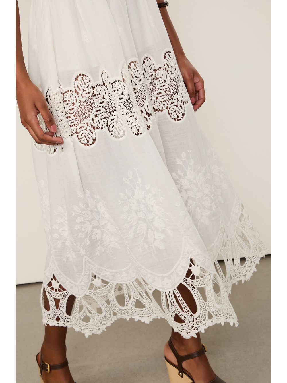 Animale — Vestido Midi Com Linho Com Bordado Richelieu