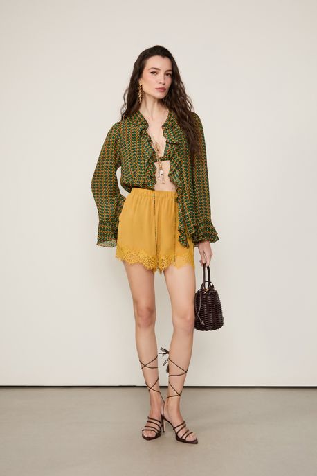 Short De Georgette Caramelo Solar Com Detalhe De Renda Caramelo Solar - 34