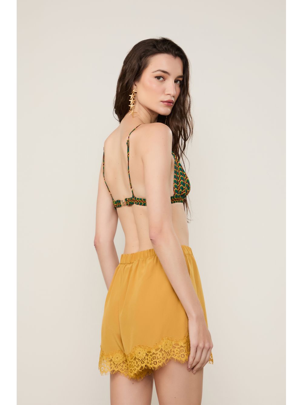 Animale — Short De Georgette Caramelo Solar Com Detalhe De Renda