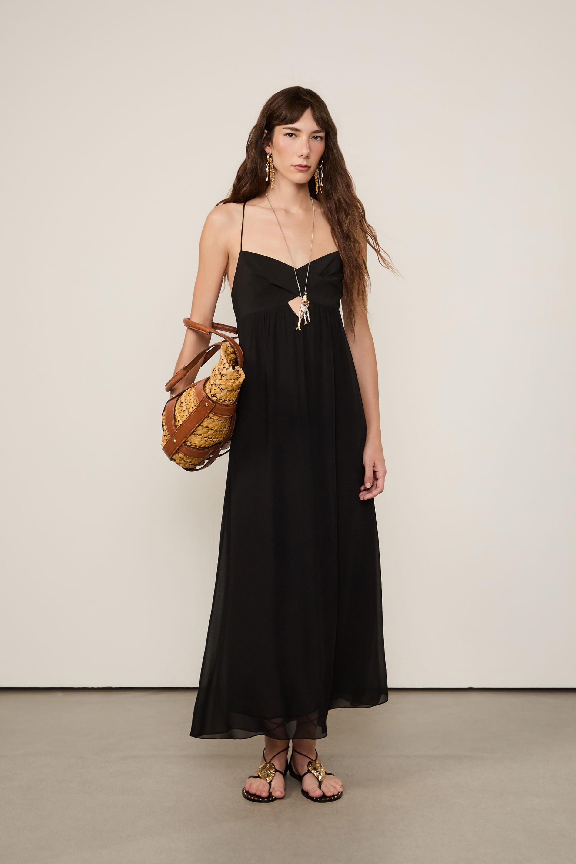Vestido De Seda Com Cut Preto