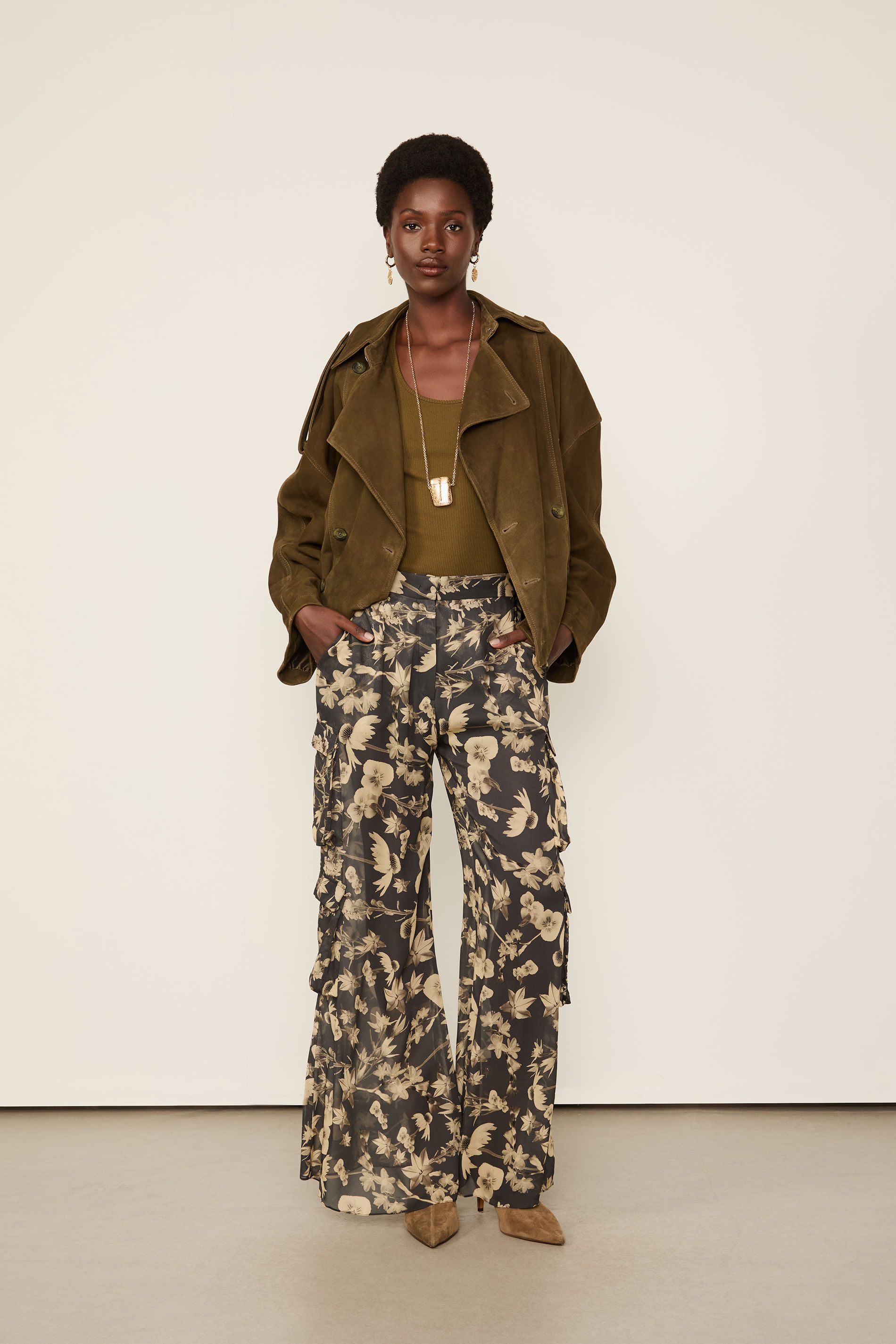 Calça De Georgette Cargo Fluida Estampada