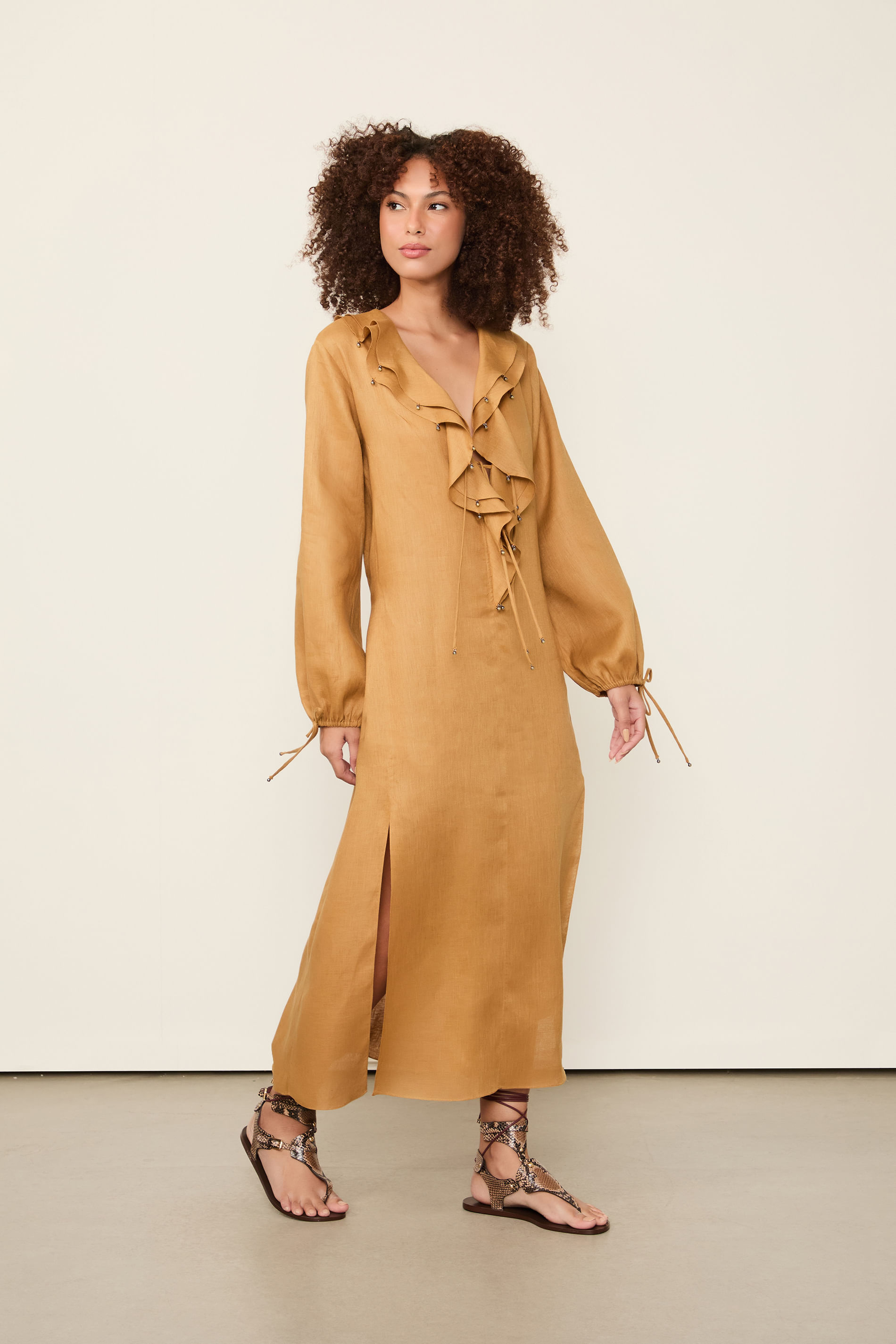 Vestido De Linho Longo Com Babados