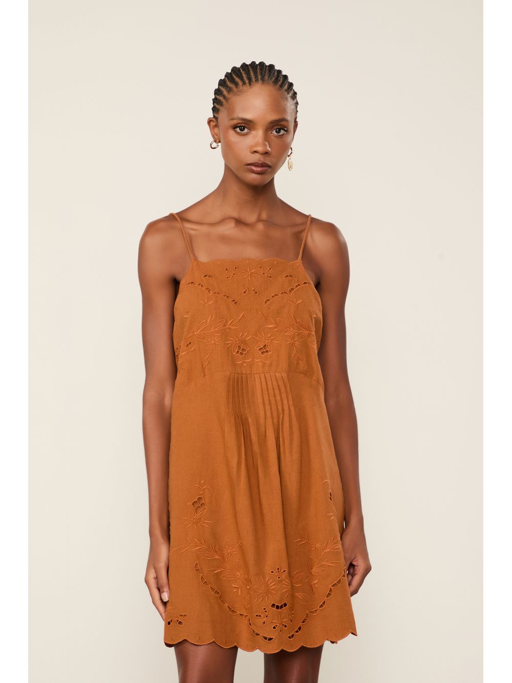 Animale — Vestido Curto Com Linho Bordado Marrom