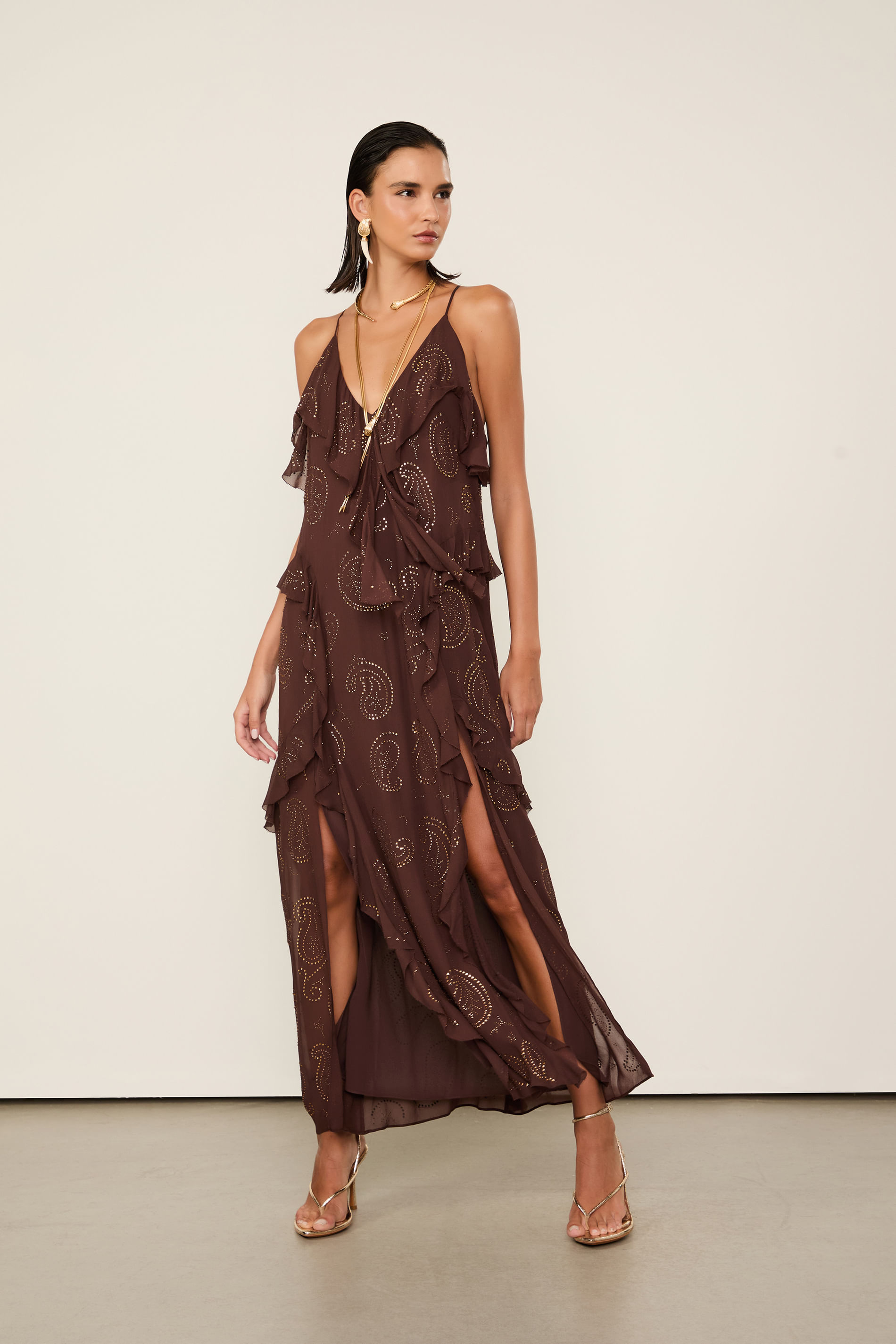 Ventido Alcinha De Georgette Longo Marrom Dries Com Hot Fix