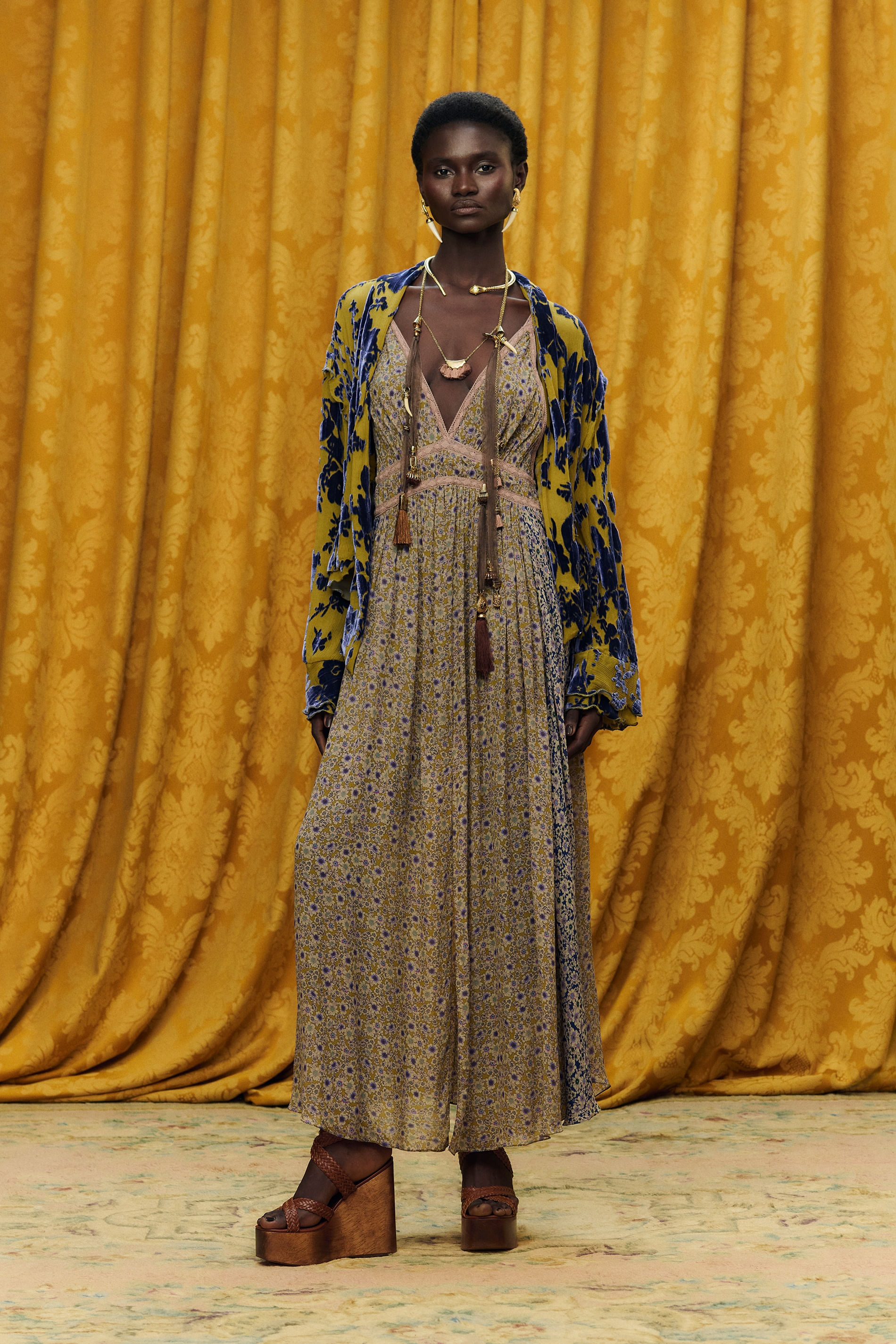 Vestido De Georgette Longo De Alça Estampado Com Fenda