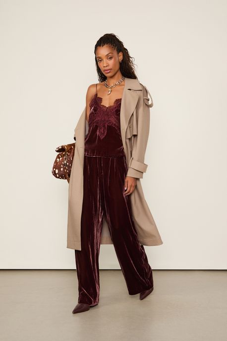 Regata Em Veludo Marrom Boho Detalhe Em Renda Marrom Boho - 44