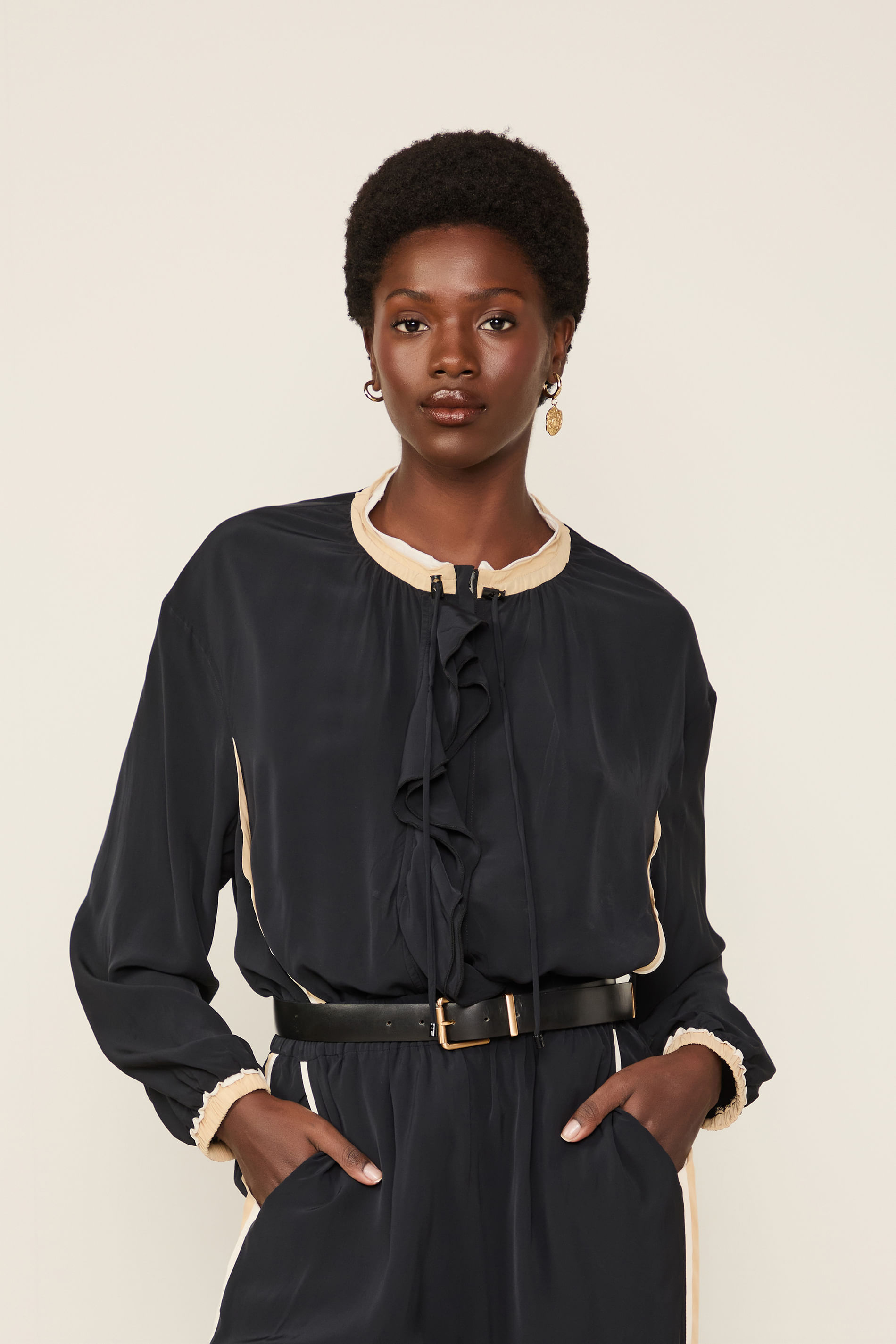 Overtop Bomber Preto Com Detalhe Bege