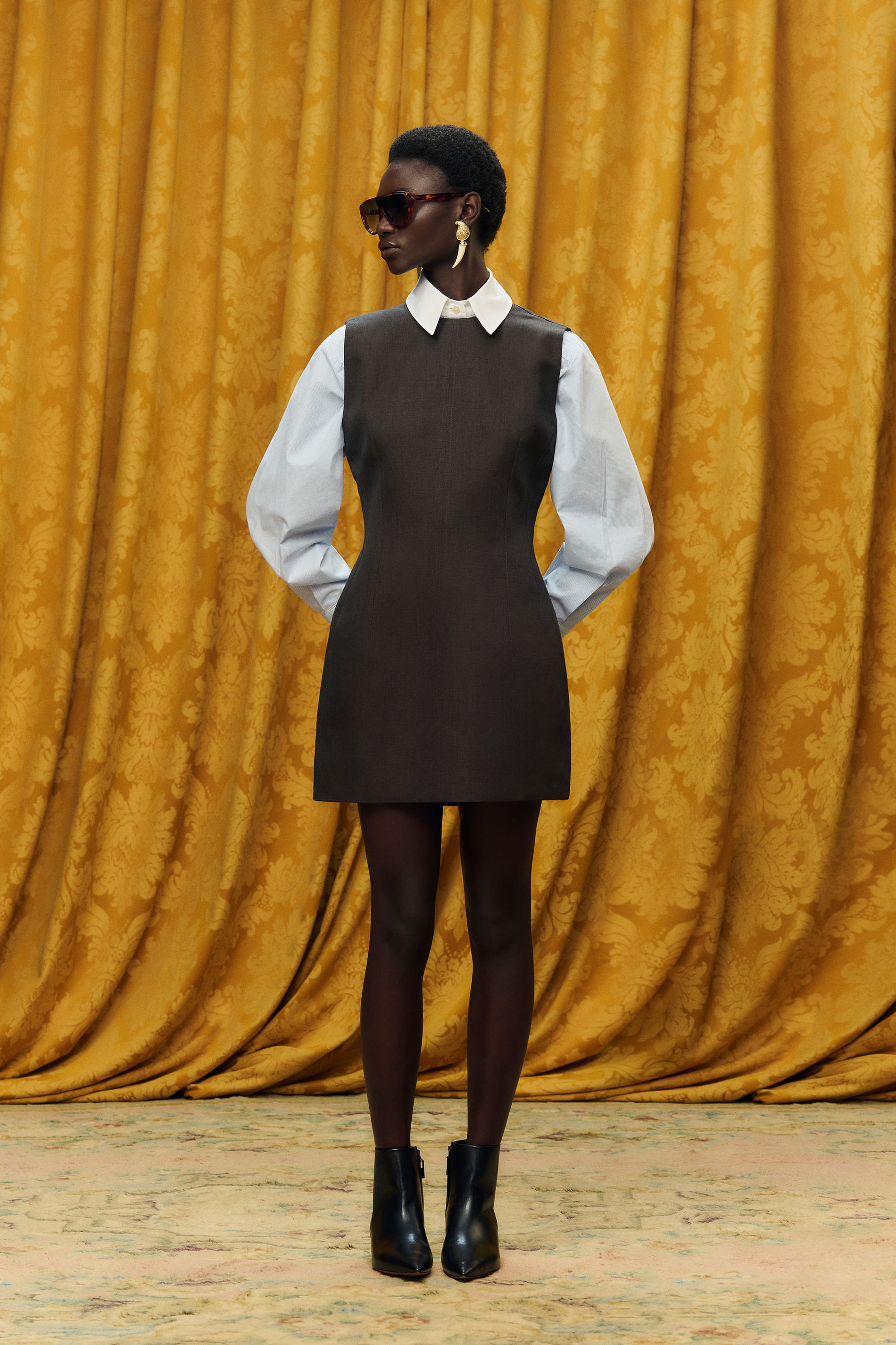 Vestido Curto Marrom Dries