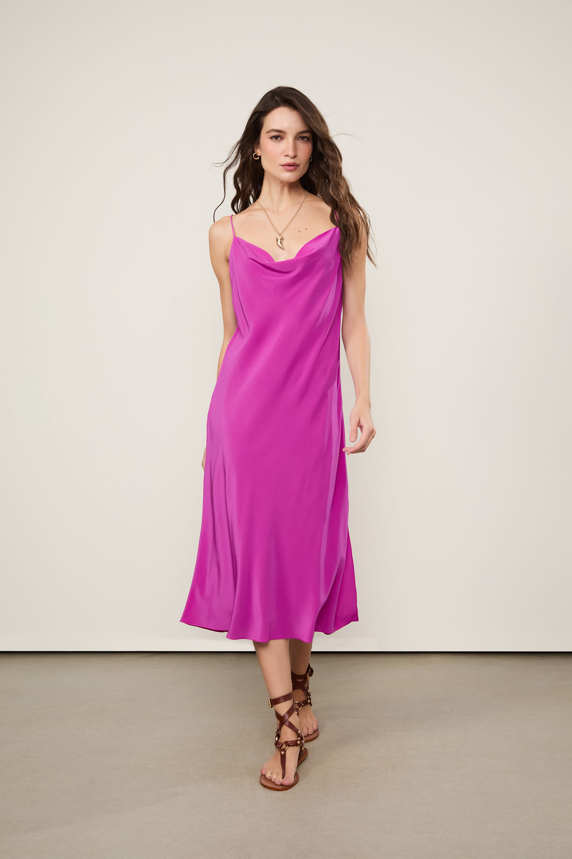 Slip Dress De Seda Rosa Tinta Decote Degagê
