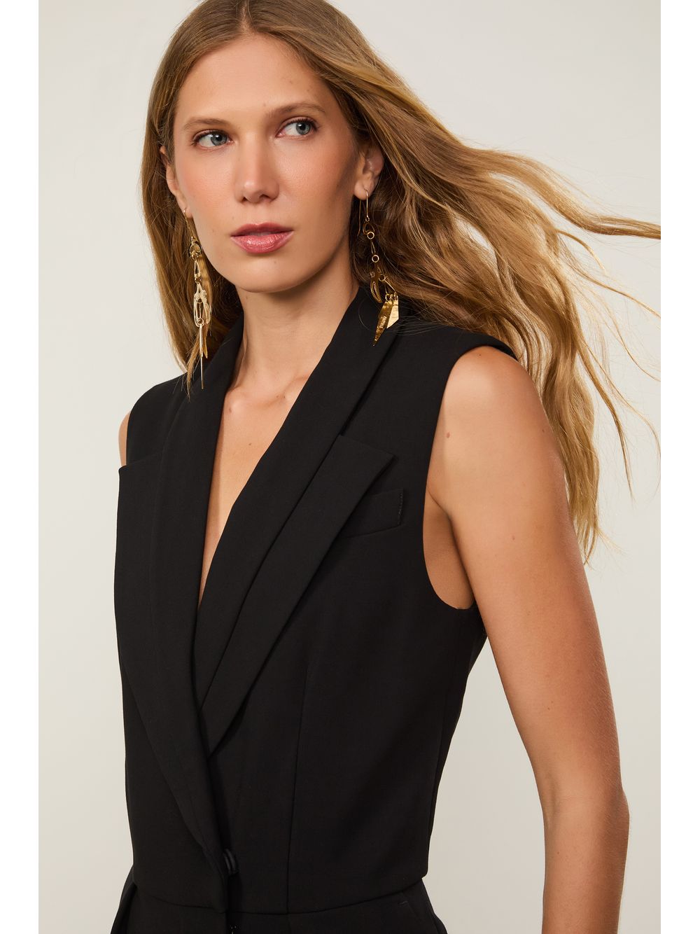 Animale — Macacão Sem Manga Gola Blazer Preto