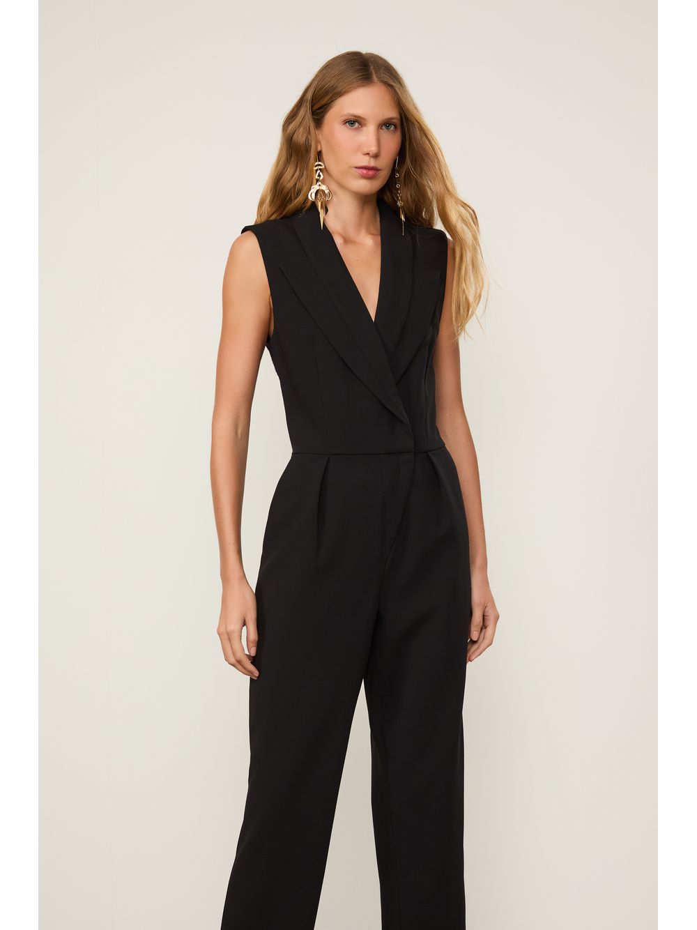 Animale — Macacão Sem Manga Gola Blazer Preto