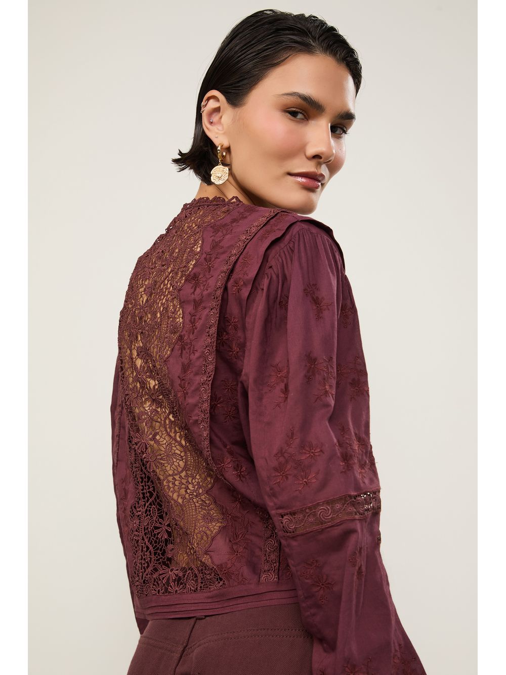 Animale — Blusa Manga Longa De Voil De Algodão Bordado Com Renda