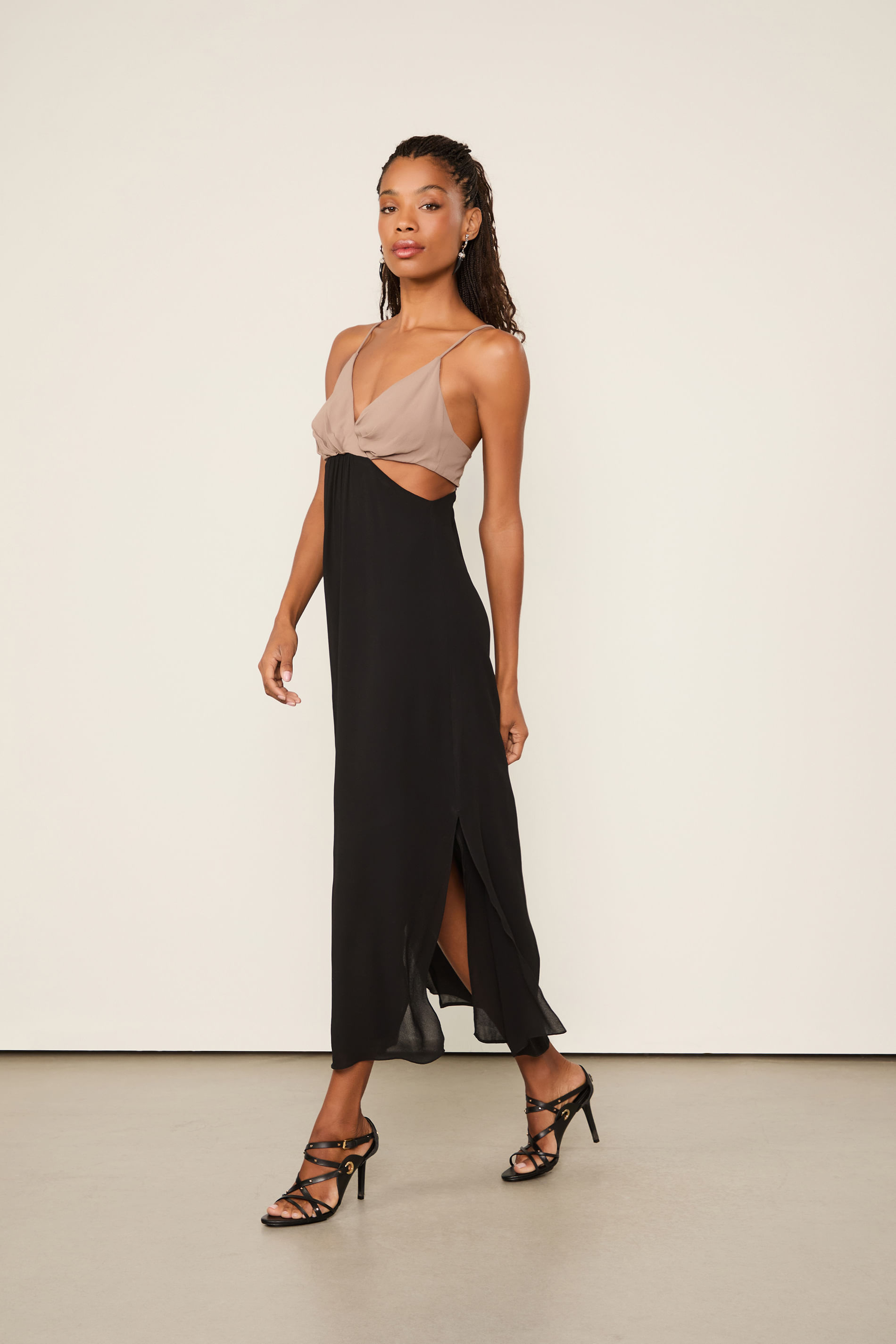 Vestido Com Decote Transpassado Preto Com Bege