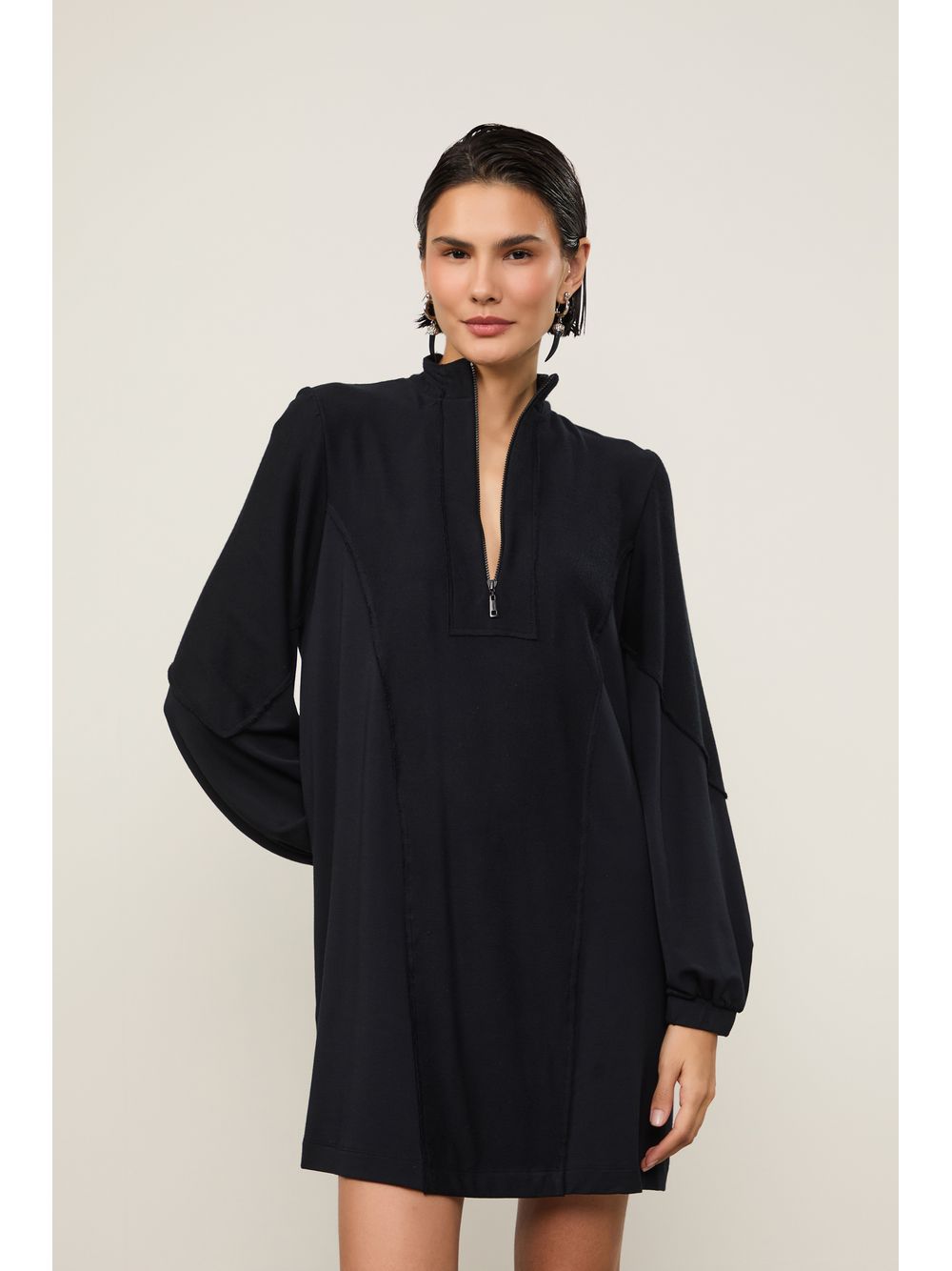 Animale — Vestido Curto Detalhes Avesso Preto