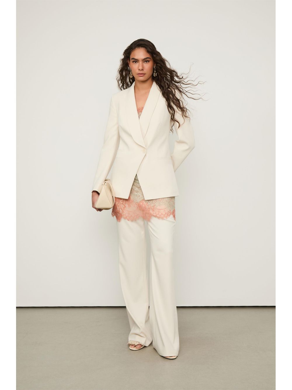 Animale — Blazer Com Lapela Arredondada Off White