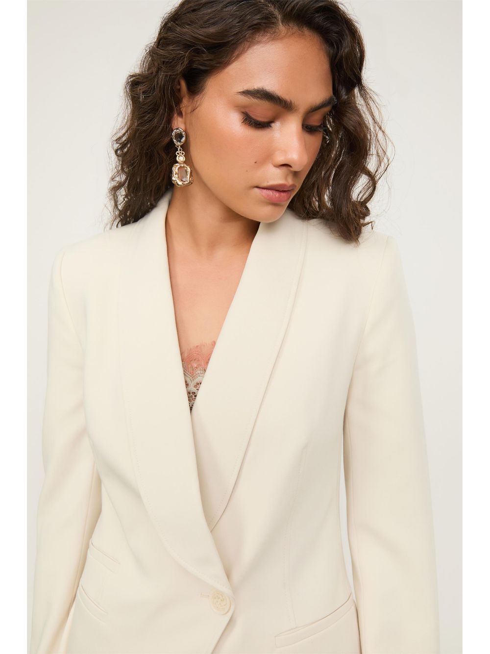 Animale — Blazer Com Lapela Arredondada Off White