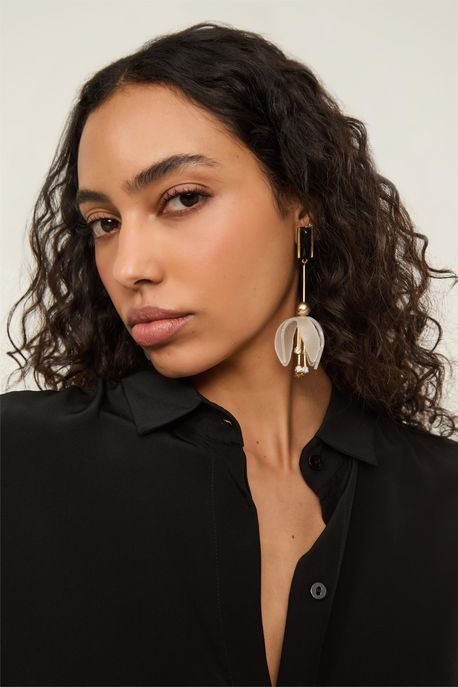 Brinco Dourado Longo Flor Acetato Branco Ouro - U