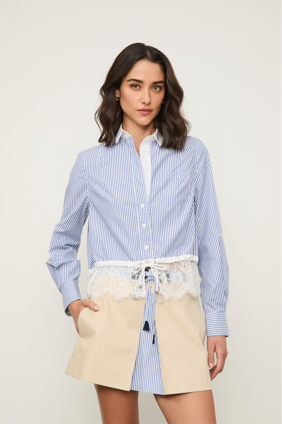 Camisa de Tricoline Listrada com Barra de Renda
