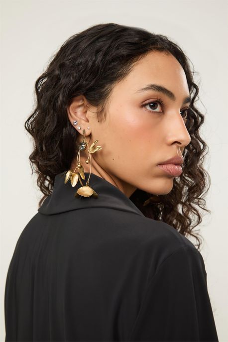 Brinco Dourado Longo Cascata De Flores Ouro - U
