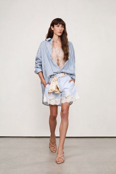 Bermuda De Algodão Listrada Com a Barra De Renda Off White / Azul - 42