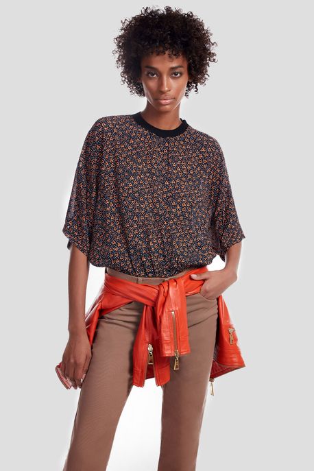 Calca Basic Flare High Color Com Fenda Camel Maple - 44
